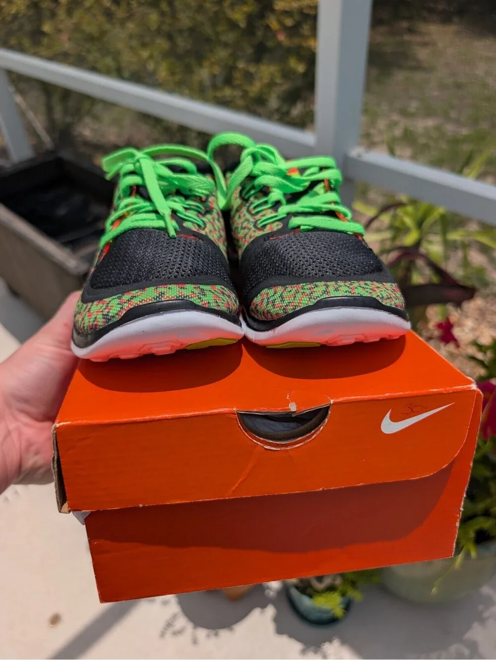 RARE Nike Free 5.0 Women’s Size 7 Running Shoes Voltage Green Orange Flyknit New